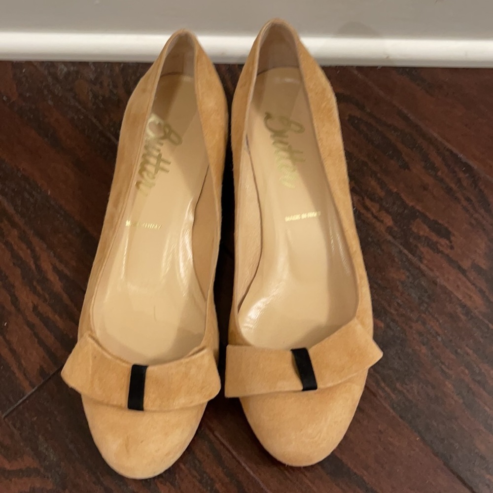 Butter ballet flats with a teeny heel - Picture 3 of 6